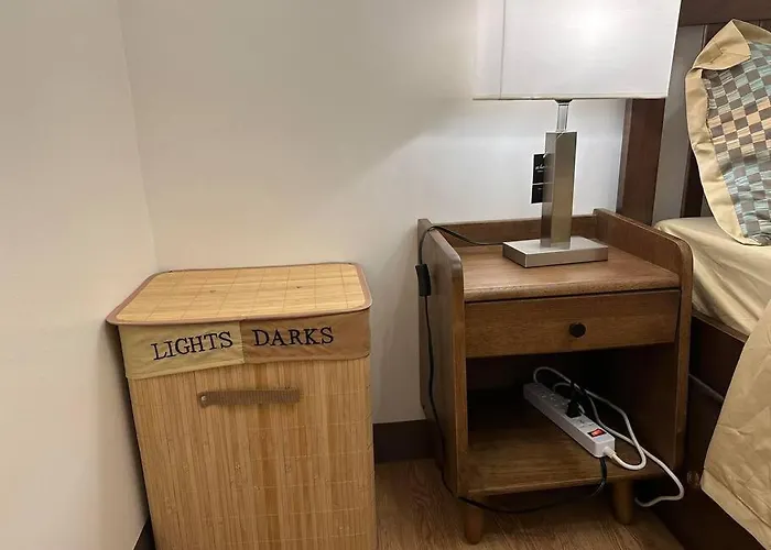 Trig Place Almonddrive Near Sm Seaside With Wifi Netflix Pool & Parking