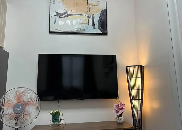 Trig Place Almonddrive Near Sm Seaside With Wifi Netflix Pool & Parking Talisay (Cebu)