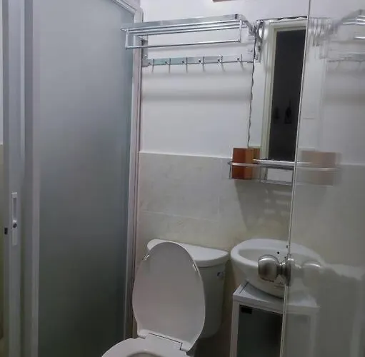 Trig Place Almonddrive Near Sm Seaside With Wifi Netflix Pool & Parking